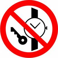 Знаки запрещающие — Запрещающий знак Р27 &quot;Запрещается иметь при (на) себе металлические предметы (часы и т.п.)&quot; — фото